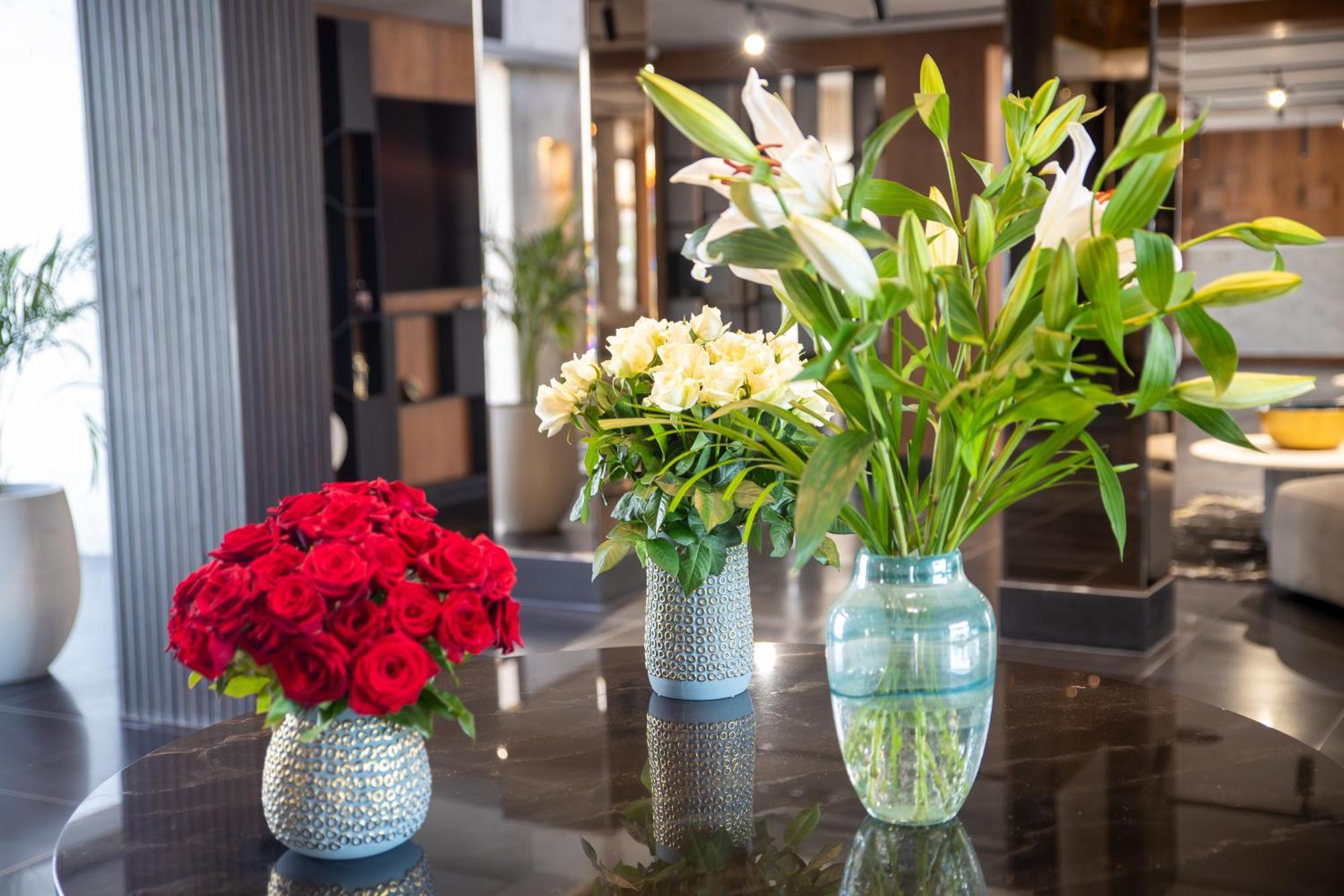 Dominium Palace Agadir Bagian luar foto Flower arrangements