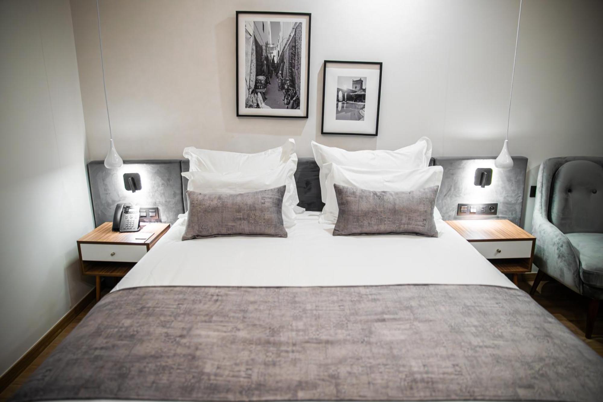 Dominium Palace Agadir Bagian luar foto A bedroom at the hotel